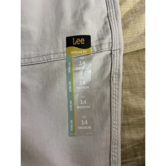 Lee Women's Size 14 NWT Khaki Straight Leg High‎ Rise Crop Pants - Picture 3 of 5